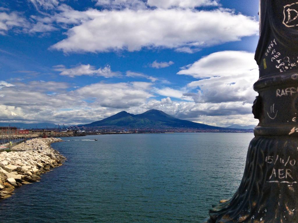 Monolocale Nel Cuore Di Napoli Apartment Стая снимка