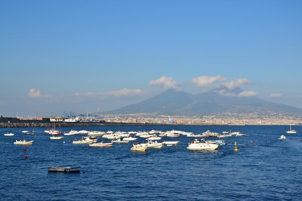 Monolocale Nel Cuore Di Napoli Apartment Стая снимка